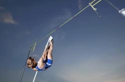 开云体育-红魔铁蹄踏碎袋鼠军团，本泽马凌空斩演绎王者归来