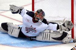 开云体育APP下载-冷雨与烈火，逆袭者的狂欢与传奇的孤峰