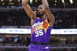 开云体育-勇士战胜掘金，杜兰特单场33分表现出色