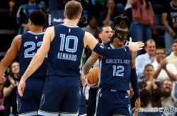 开云体育官网-关于NBA常规赛进入白热化，球队争夺季后赛席位的信息