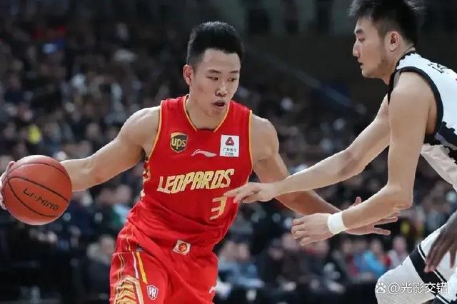 深圳男篮大比分战胜对手，实现横扫