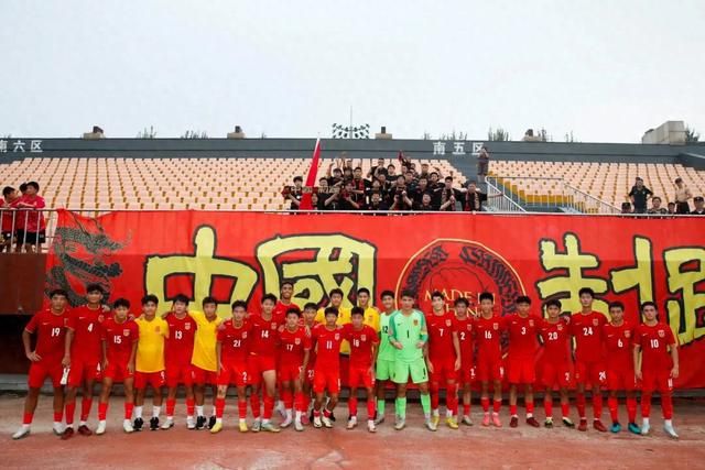 包含中国队足球比赛：冲击胜利的机会的词条