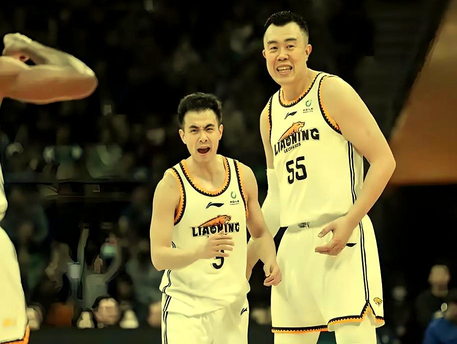青岛男篮实力碾压对手，取得胜利
