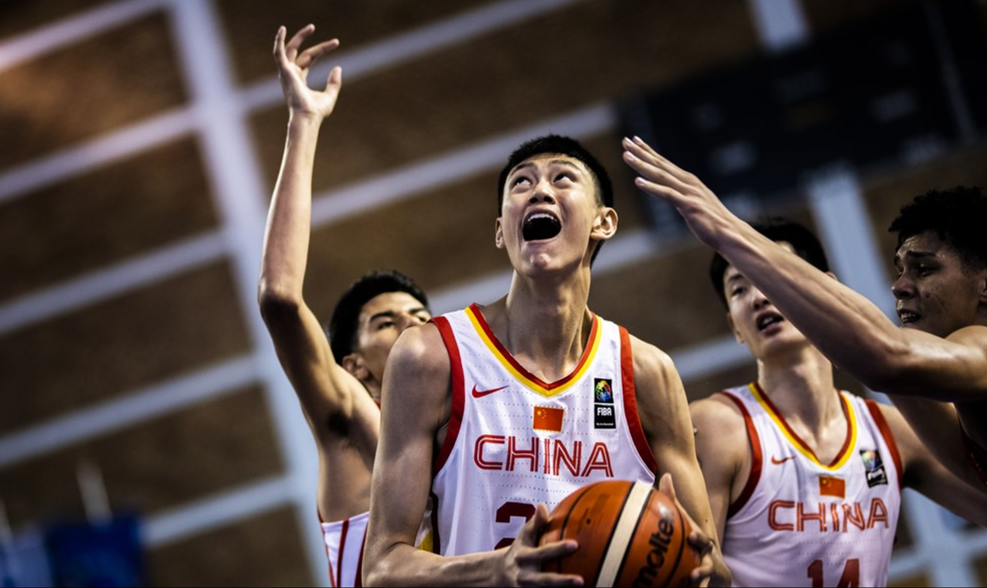 DFM险胜TL，Deft开启传奇时刻激烈交锋小组赛，成为赛场最大亮点