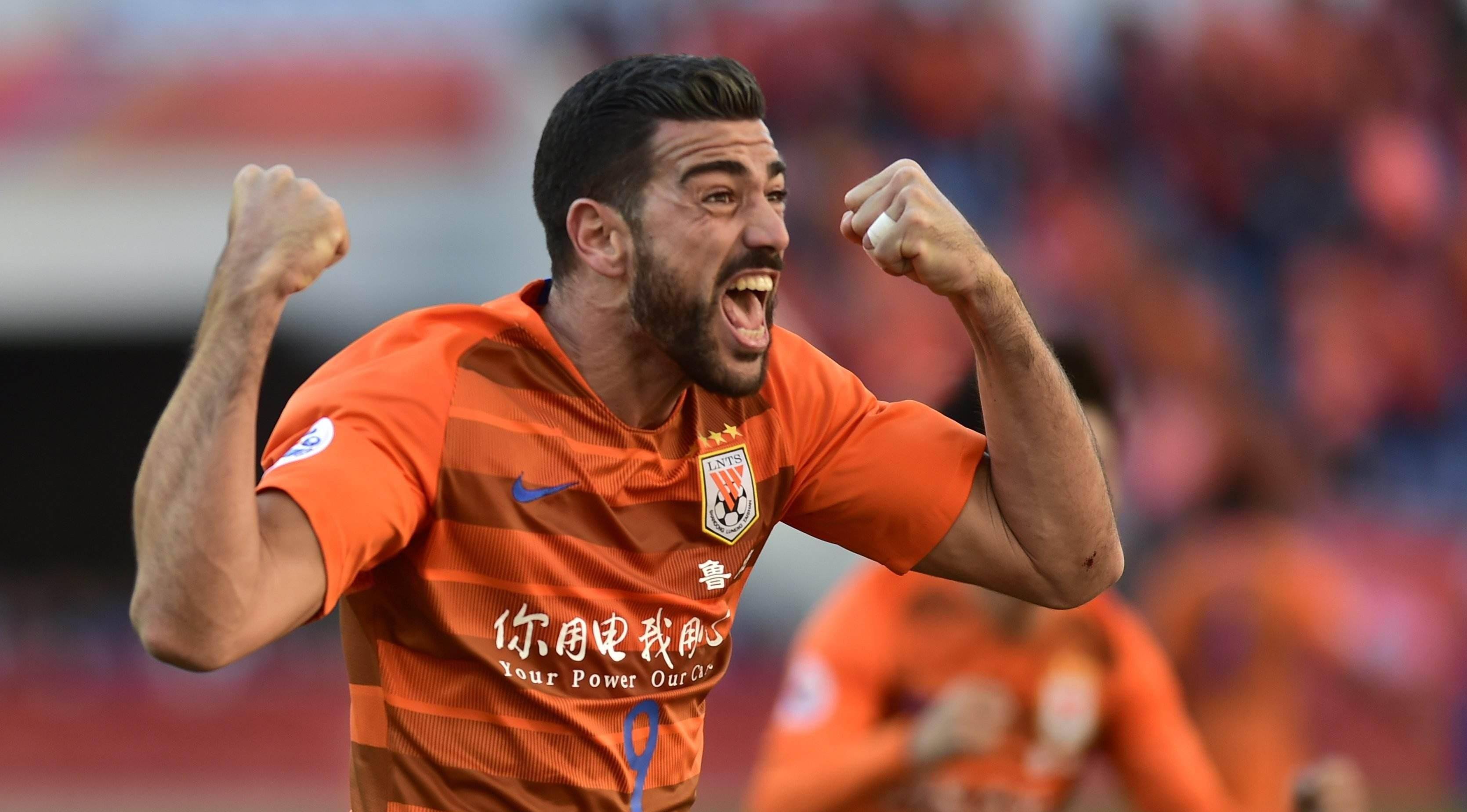 山东鲁能全队拼搏,积极备战 山东鲁能全队拼搏,积极备战