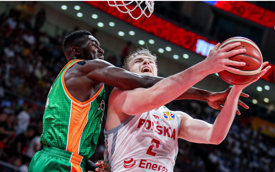 巴西队与法国队激烈对抗，双方战成平局的简单介绍