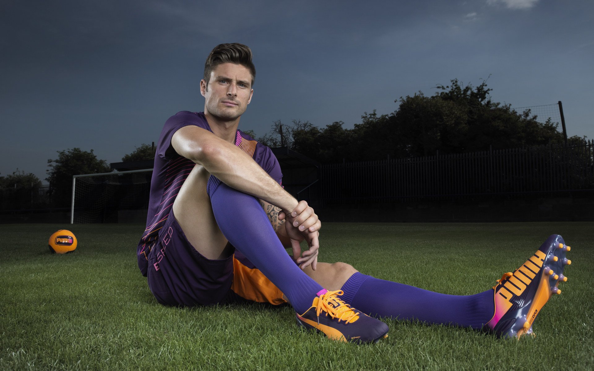 技术碾压VS北欧力量，李刚仁魔术撕裂防线，瑞典重槌叩开突尼斯城门