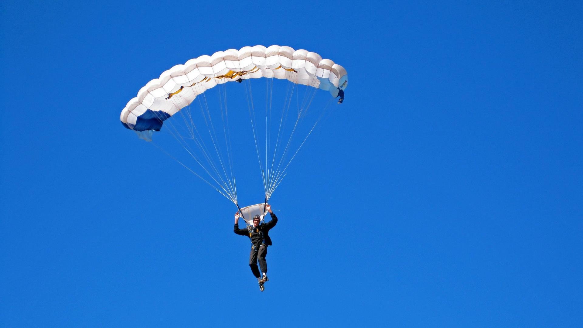 灰熊奇迹降临孟菲斯,哈利伯顿最后五秒定乾坤